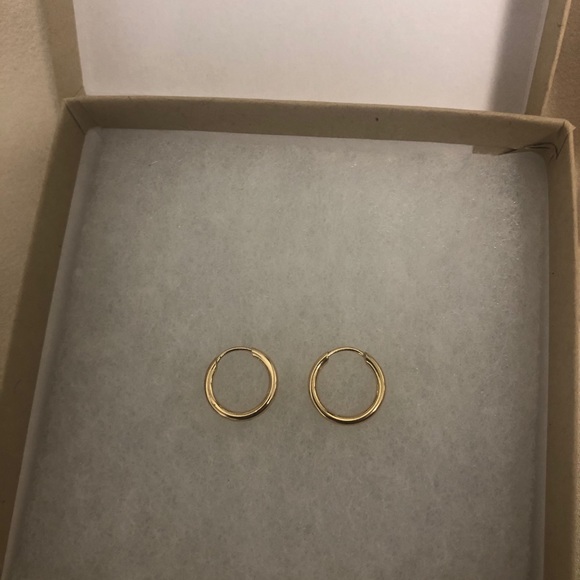 18k Gold Filled Huggie Hoop Earrings - Picture 5 of 8